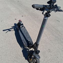 Electric scooter