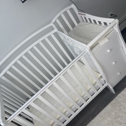 Convertible Crib 