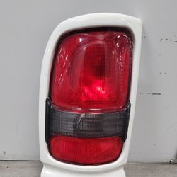 2000 Dodge Ram 1500 Driver Side Left Truck Tail Light Lamp 