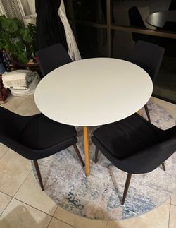 White dinning table