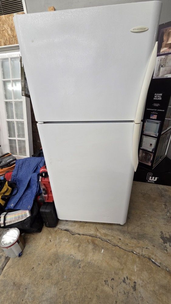 Refrigerator 