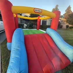  Little Tikes Bounce House w/ Slide & Blower  Fully Working! 