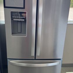 Whirlpool Apartment Size Fridge 