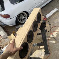 Speaker rack