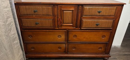 Wooden drawer with mirror