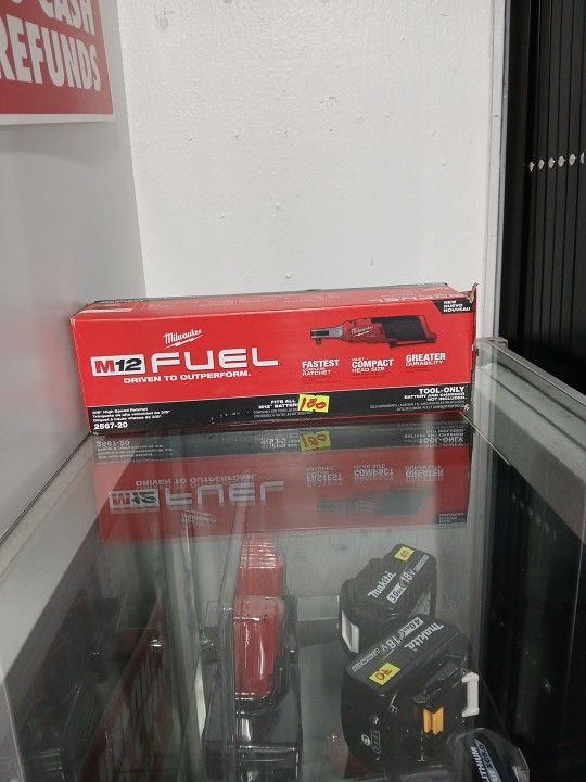 Milwukee New M12 Fuel 3/8 High Speed Ratchet