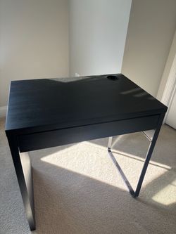 Desk , perfect condition