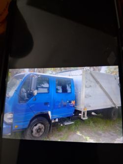 2006  Isuzu  6 cycle   air conditioner  blue