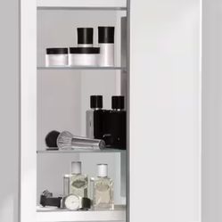 R3 Series Cabinet 16” x 20” Single Door Bevel Edge