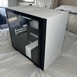 NZXT H210i - Computer/Desktop/Gaming PC Case