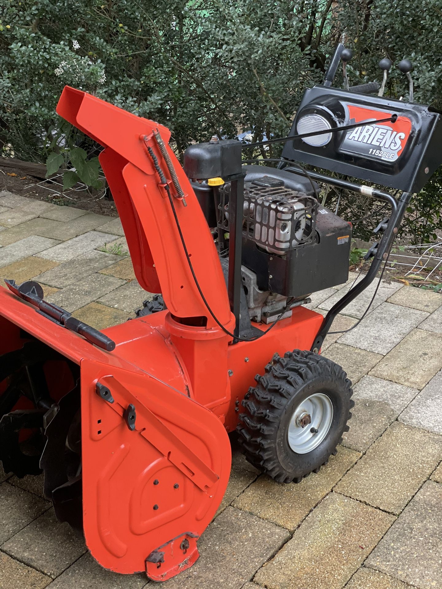 Snow blower 11.5 /28