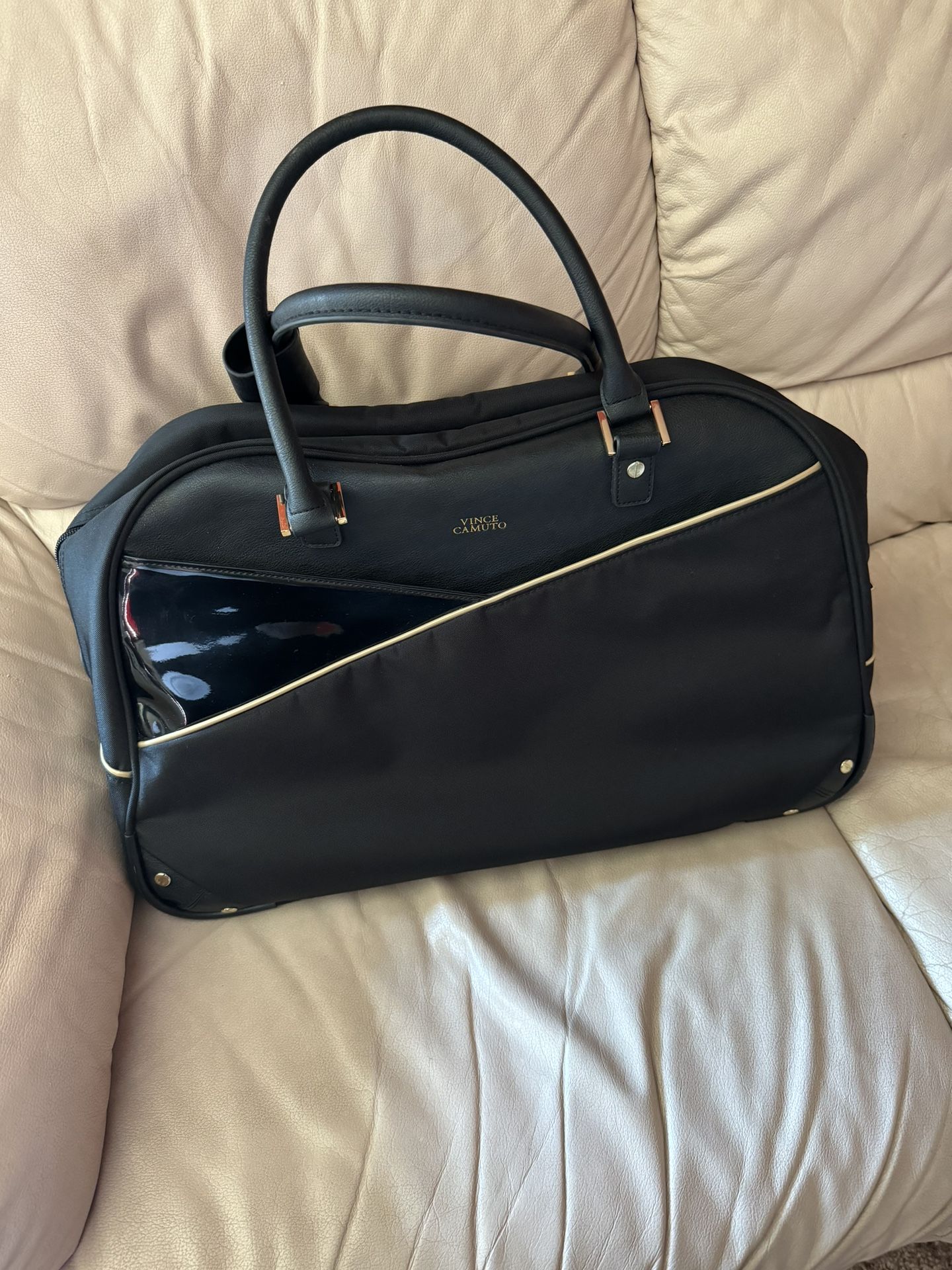 NEW Large Vince Camuto Duffle/Travel Bag