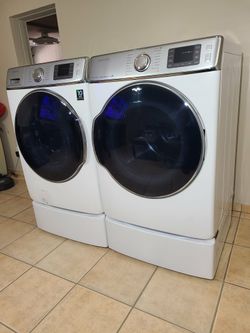 Jumbo Capacity Samsung Front Load Washer and Dryer Set