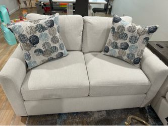 Rooms2Go Love Seat