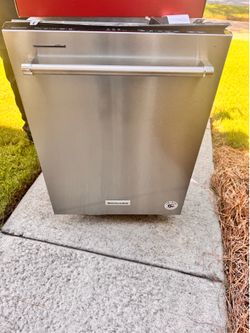 Kitchen aid dishwasher