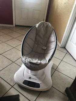 Mamaroo 2015 swing in great condition like new!