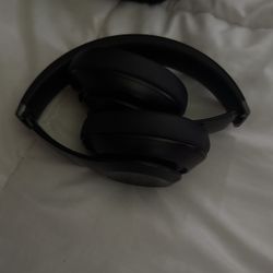 Beats Studio Pro Over The Ear Headphones 