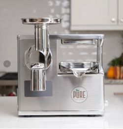 Pure Vitality Juicer & Presser . Like New