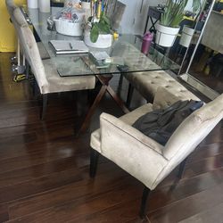 FREE DINING TABLE SET 