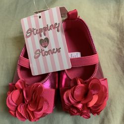 New Stepping Stones Bow Shoes Size 6-9 Months