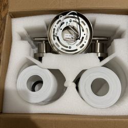 For Sale! Selling Brand New Vanity Light Fixtures For $20 (Hablo Espanol)
