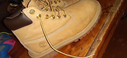 Hurry hurry now kids Timberlands for the low size 2m for kids