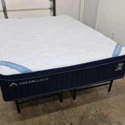 LIKE NEW! DreamCloud Premier Hybrid Queen Mattress - Delivery Available