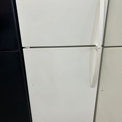 18 Cubic Foot Top Freezer Refrigerator 