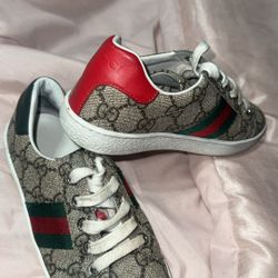 Childrens Gucci Ace Sneakers Supreme Size 30