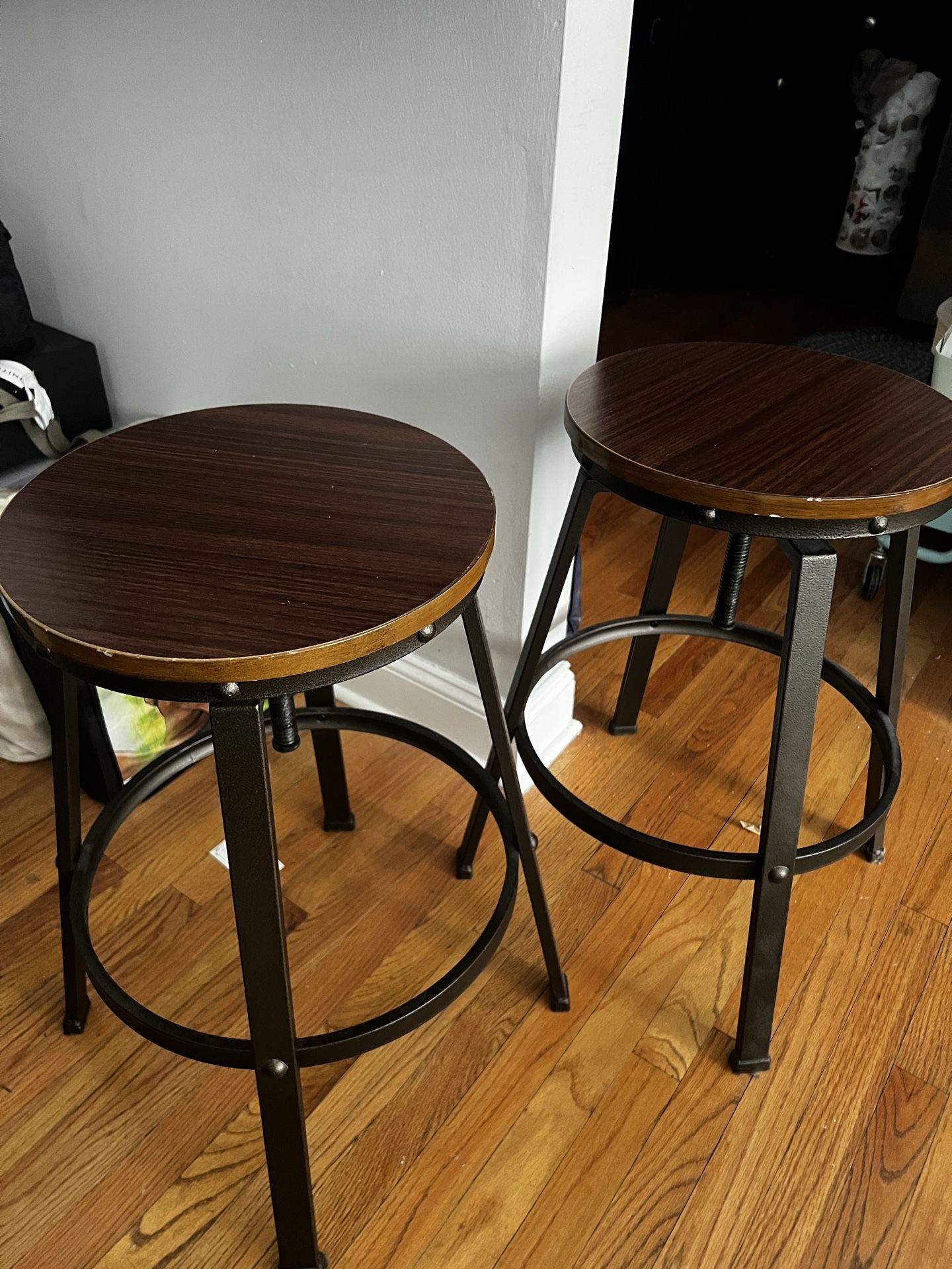 Adjustable bar stools
