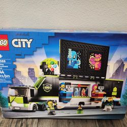 Lego City 60388 Gaming Tournament Truck Set