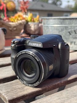 Fujifilm finepix S3400 digital camera