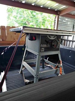 Delta 10" Contractors Table Saw