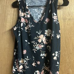 Black floral tank top medium 