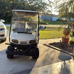 Carro De Golf Buen Estado Es Un Proyecto De De Electricidad A Gas 
