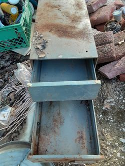 Need Gone Asap Army Junk Drawer $8.00 cash only (serious buyers)