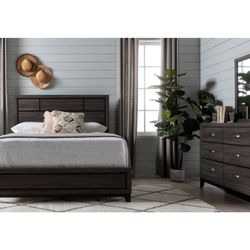 King Size Wooden Panel Modern Bedroom Set