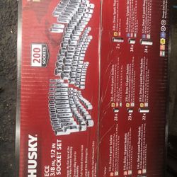 Husky 1/4 in., 3/8 in. and 1/2 in. Drive Socket Set (200-Piece). Brand New in the Box!
