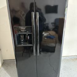 Frigidaire Refrigerator 