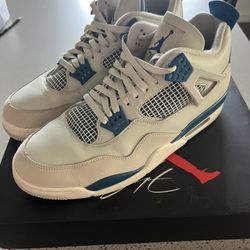 Jordan 4's Military Blue