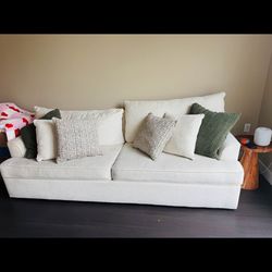 August reposted! Needs to go today!! White/cream Boho Comfortable Couch