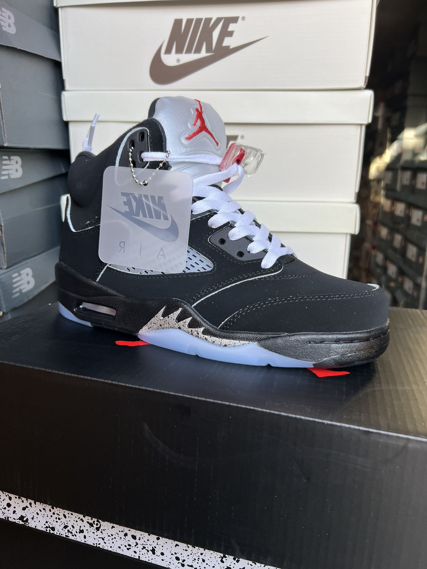 Jordan 5 Men Size 7, 7.5, 8, 8.5, 10, 10.5, 11, 13