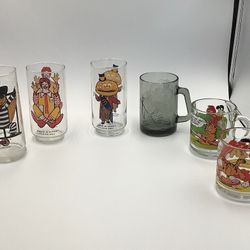 Vintage Mc Donald’s Garfield 70’s 80’s Glasses Drinkware Selling as is Good condition Vintage Mc Donald’s Garfield 70’s 80