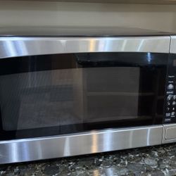 GE 2.0 Cu Ft Stainless Steel Countertop Microwave Oven