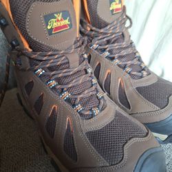 **🔥 FOR SALE: Thorogood Men’s Crosstrex Series Waterproof Safety Toe Hiking Boots