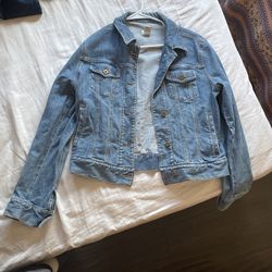 Women’s Medium Jean Jacket