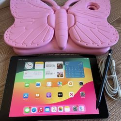 Apple iPad 6th Generation 32GB With kids case pink butterfly  and Pencil 