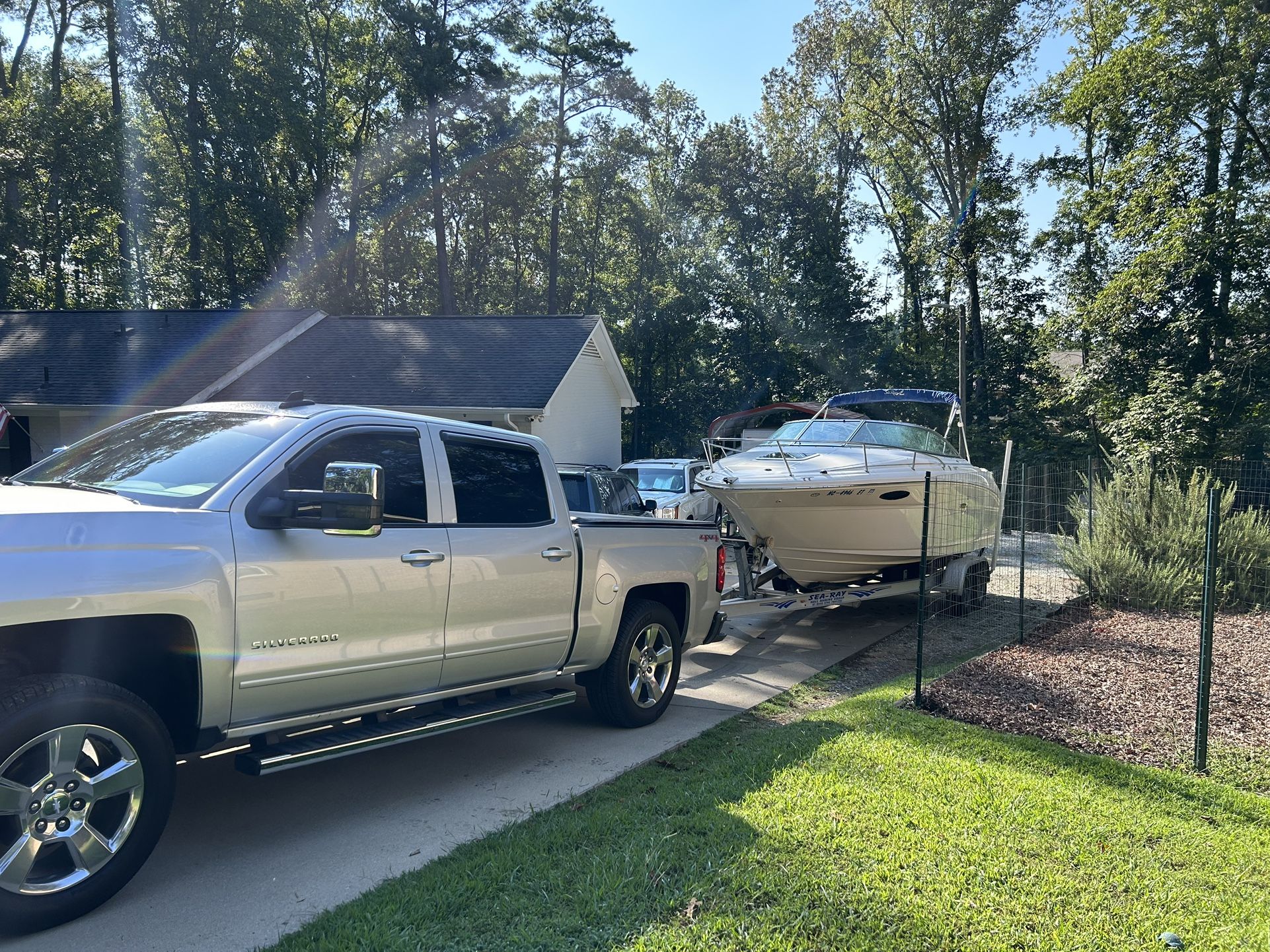 2004 SeaRay 215 Weekender
