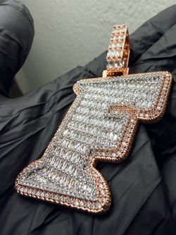 VVS Moissanite (F) pendant