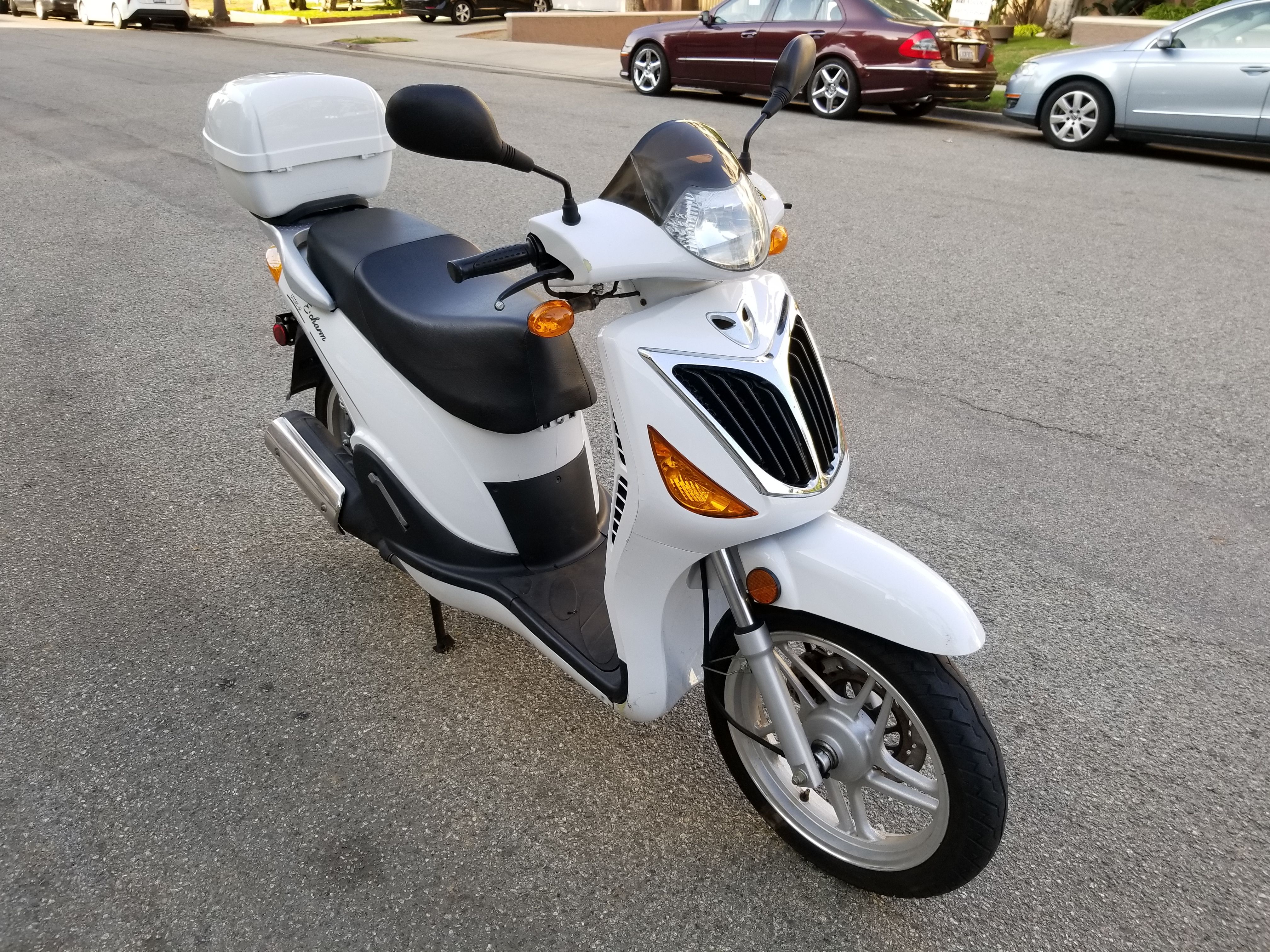 150cc Scooter - 75mph, 1700mi like Vespa Moped Honda Yamaha Suzuki Motorcycle Motor Scooter